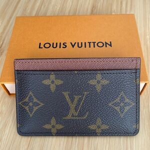 LV card holder